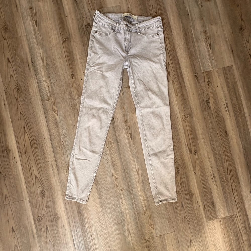 Abercrombie & Fitch Women's Light Gray Skinny Jeans